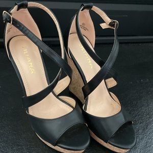 Black Wedges
